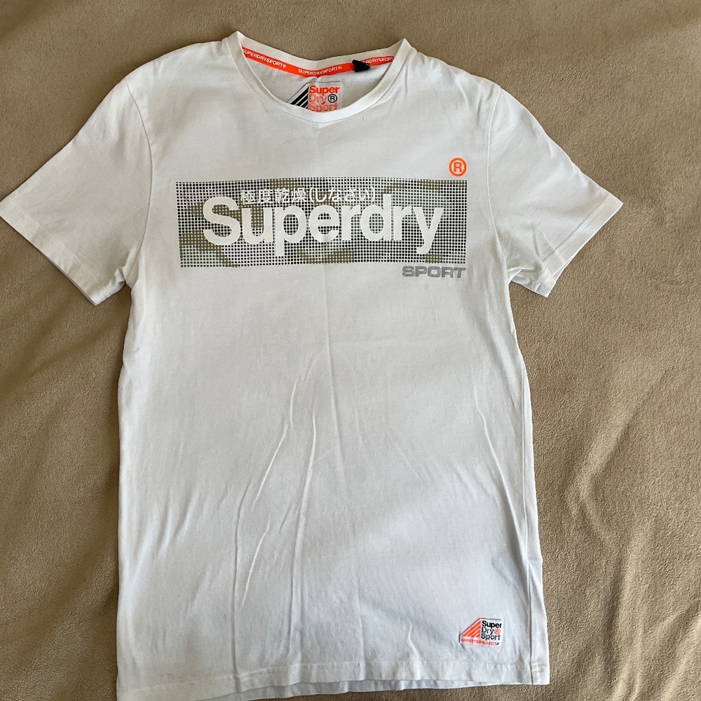 Superdry T-shirt